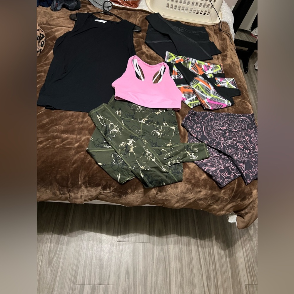 Bundle Deal. 6 Woman’s Size Medium Bundle Of Fabl… - image 1